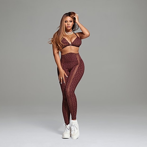 IVY PARK Other - 🐝Ivy park low support triangle bra